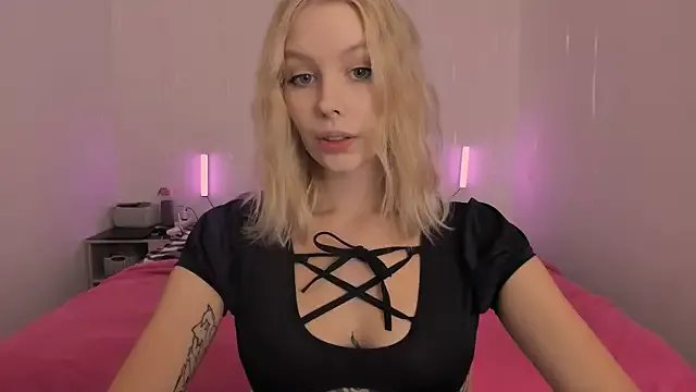 Freechat MiaDavis21 on StripChat