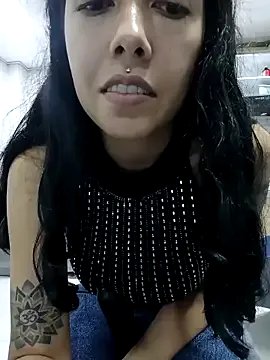 MiaForever1 on StripChat