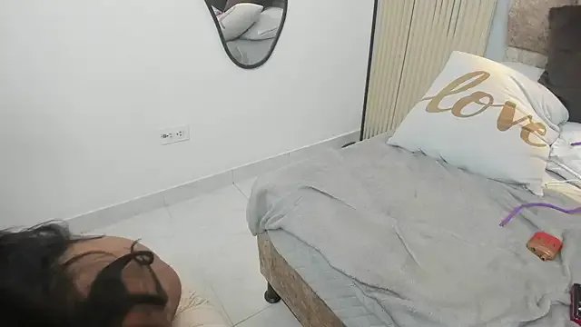 Miagomezx on StripChat