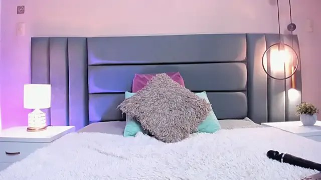 MiaHertz on StripChat