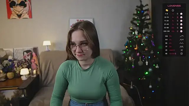 Miatiny on StripChat