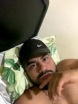 MichaelBear_ on StripChat