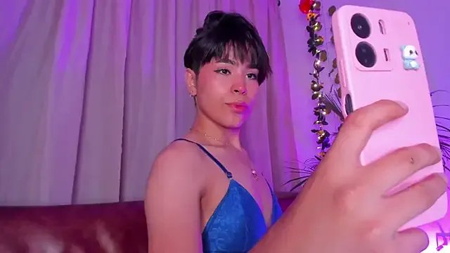 Michell_pineda on StripChat