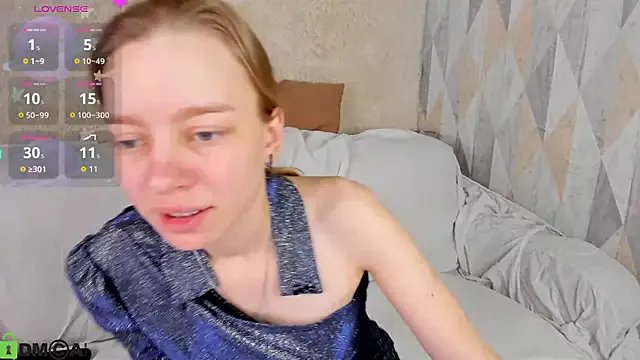 Michelle_Blond on StripChat