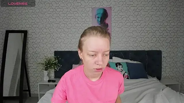 Michelle_Blond on StripChat