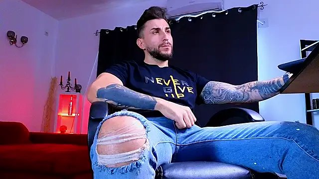 MightyAaron66 on StripChat