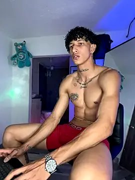 Freechat mike_casseano on StripChat