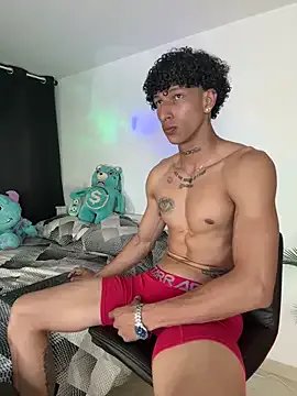 Freechat mike_casseano on StripChat