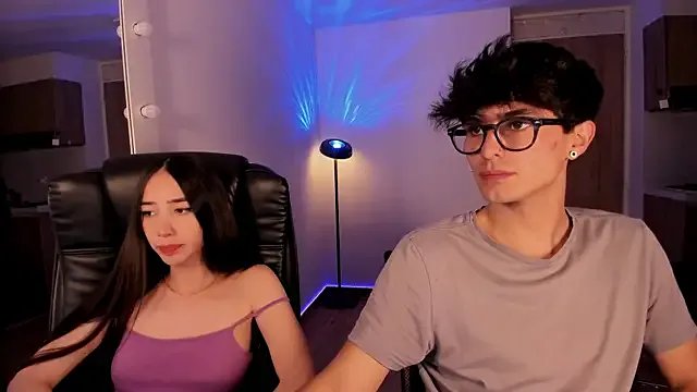 Mikeyvioleta_ on StripChat