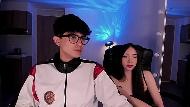 Mikeyvioleta_ on StripChat