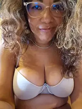 mila38 on StripChat
