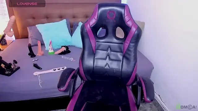 mila_katts on StripChat