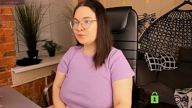 Mila_melodyy — Take this top off me!