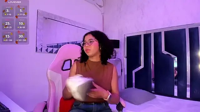 Freechat MilaHall_ on StripChat