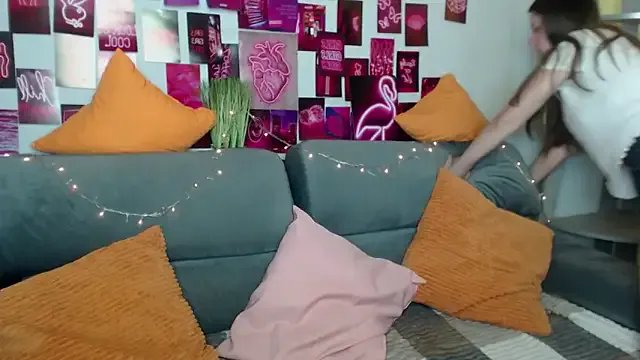 MilanaRoza on StripChat