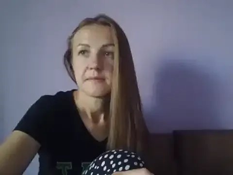 Milaniya261 on StripChat