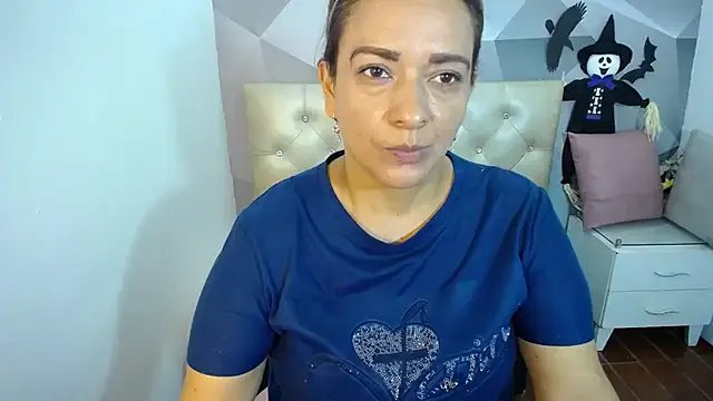 Milf-Prettyboobs on StripChat