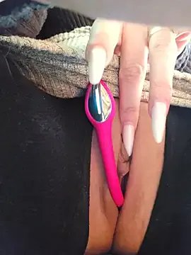 MILFBARBY on StripChat