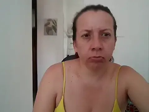 Freechat milfevha on StripChat