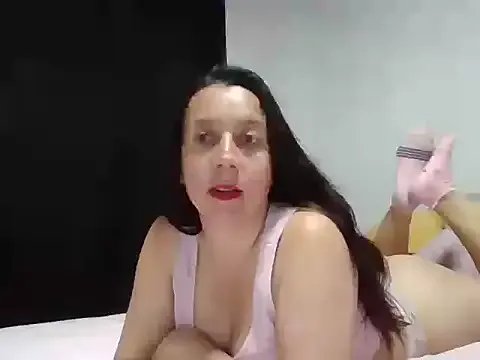 Freechat milfevha on StripChat