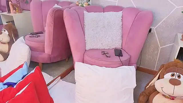 MilleyJones on StripChat