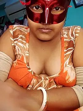 mimi87hoty on StripChat