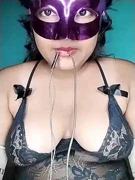 mimi87hoty on StripChat