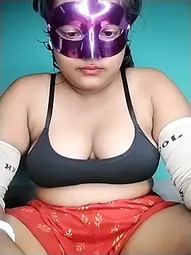 mimi87hoty on StripChat