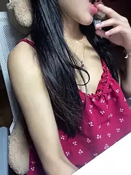 Mina048 on StripChat