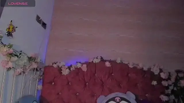 Minami_Nakamura on StripChat