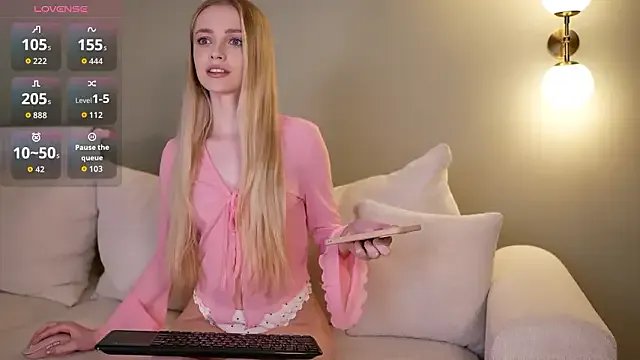 minimolly — naked tease