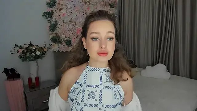 MiracleCurly on StripChat