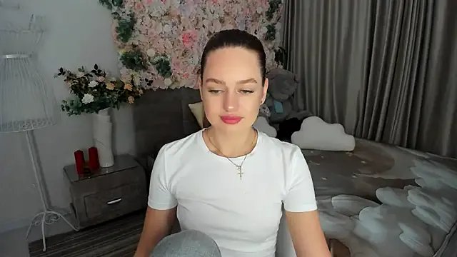 MiracleCurly on StripChat