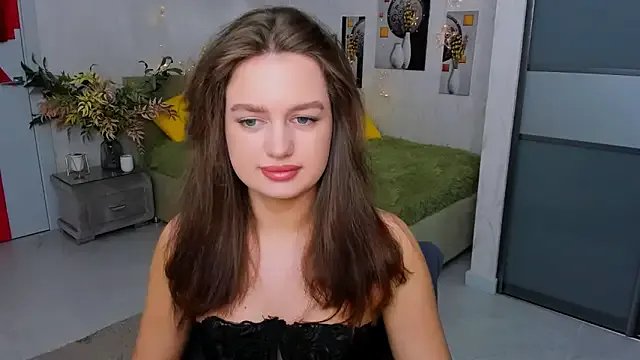 MiracleCurly on StripChat