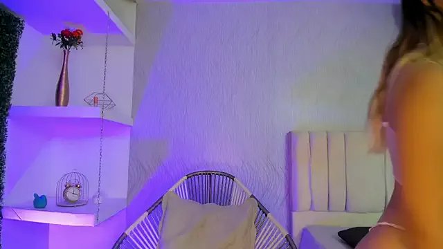 miranda_villa on StripChat