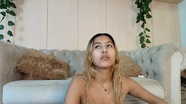 miranda_villa on StripChat