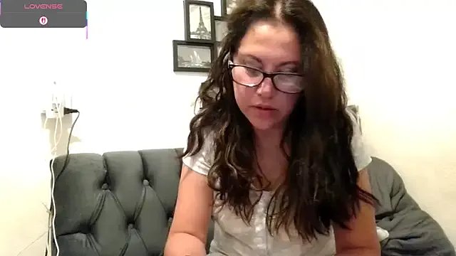 MirandaLatinaLovely on StripChat