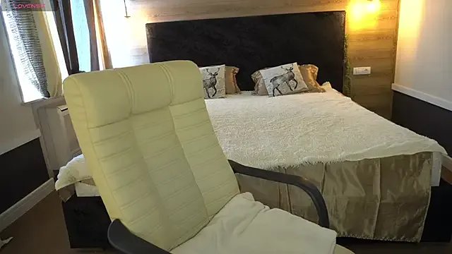 MirandaWong on StripChat