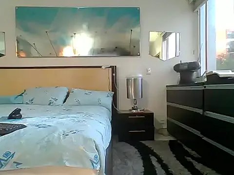 Mirianzapata_1 on StripChat