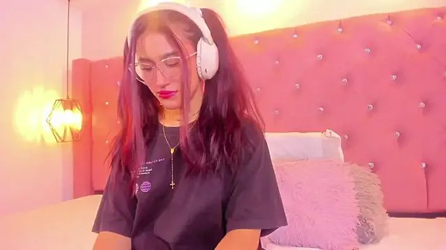 miss_aris on StripChat