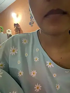 StripChat Miss_magicqueen is Freechat Miss_magicqueen — Boobs oiling