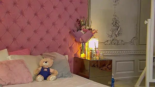 MisshaNight on StripChat