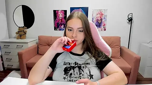 mistress_lain on StripChat