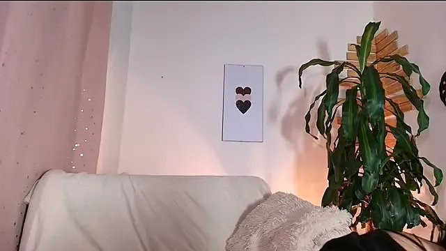 mitsuri_7777 on StripChat