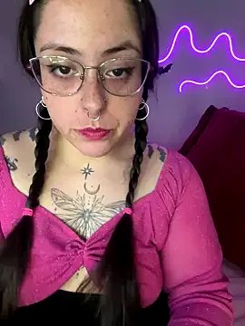 Mizztikaa on StripChat