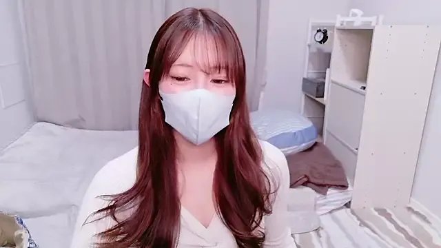 MOEMOE-Q on StripChat