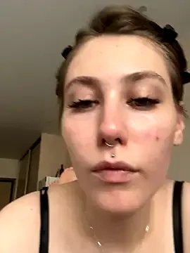 Molli_Luv on StripChat