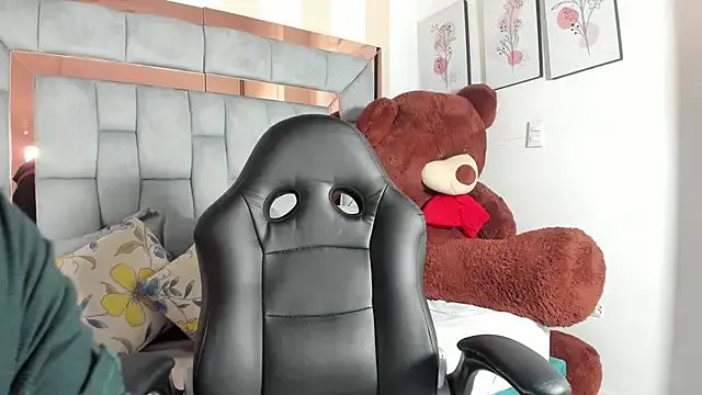 momo_ayasse on StripChat