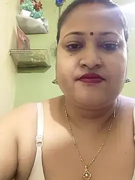 Mona_love143 on StripChat