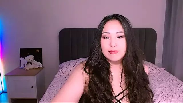 monabooty on StripChat